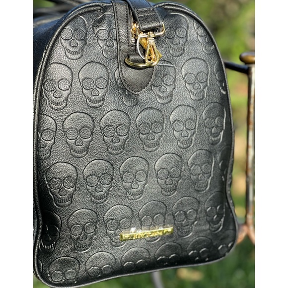 NWT RARE Betsy Johnson Skull
Weekender Duffle - Picture 5 of 7
